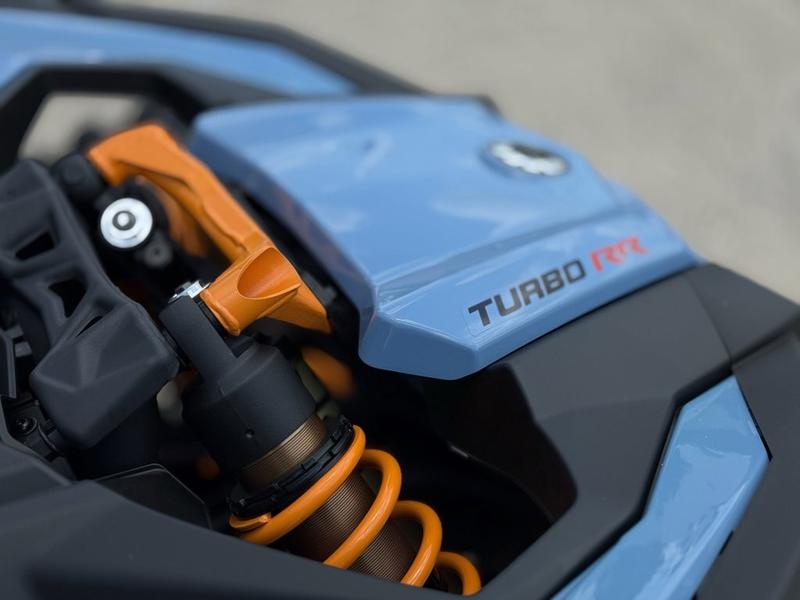 Condition. : New Vin. : 3JBVGAV4XSE000930 Stock #. : SE000930 Color. : Scandi Blue & Orange Crush Brand. : 2025 Can-Am® Maverick X3 DS Turbo RR 