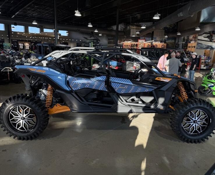 2026 Can-Am® Maverick X3 MAX RS Turbo Scandi Blue & Orange Crush
