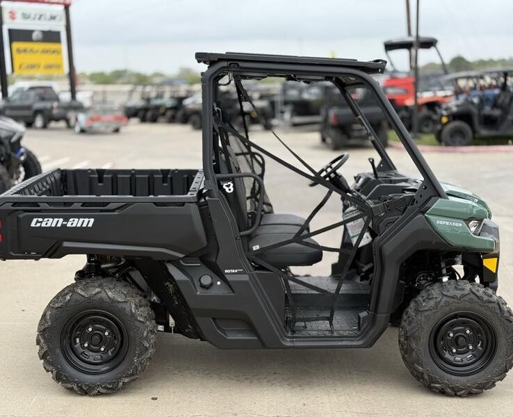 2025 Can-Am® Defender HD9