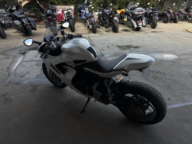 64CBE7C7-F6D4-4E0A-AF16-4C8D6C56A537