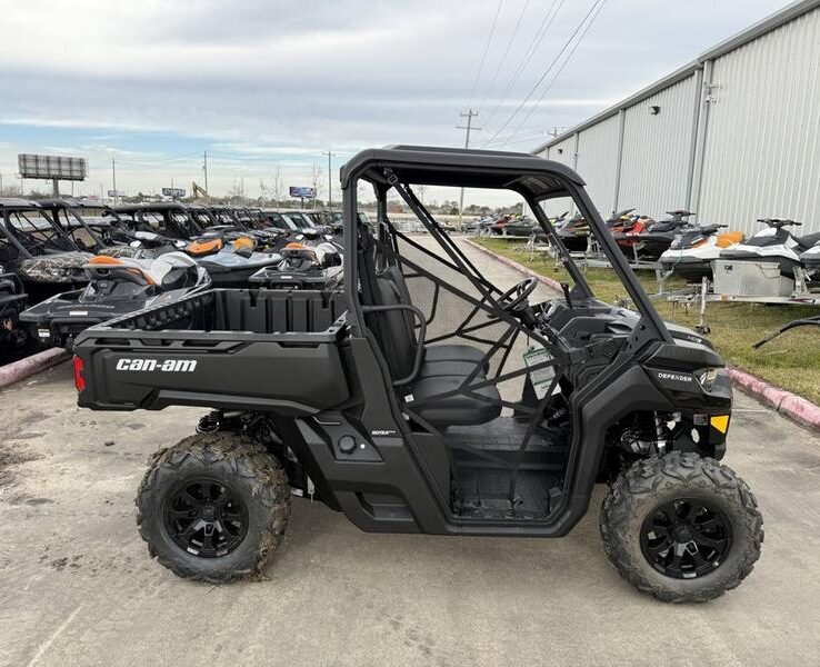 2025 Can-Am® Defender DPS HD9 Stealth Black