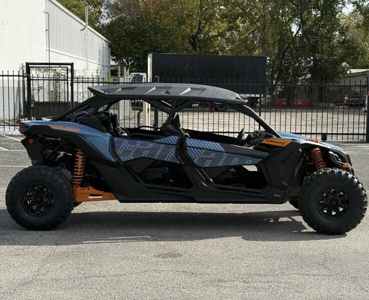 2026 Can-Am® Maverick X3 MAX DS Turbo Scandi Blue & Orange Crush