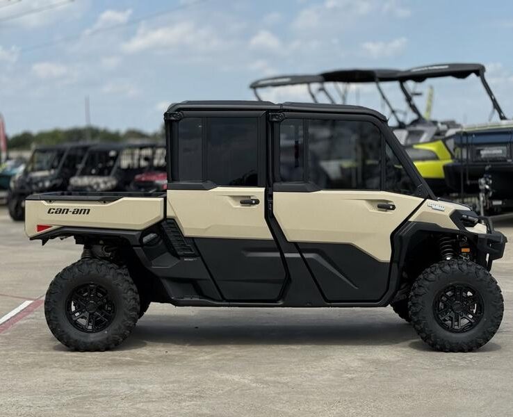 2026 Can-Am® Defender MAX Limited HD11 Desert Tan & Carbon Black