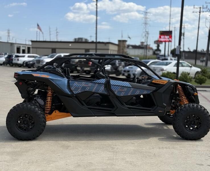 2026 Can-Am® Maverick X3 MAX DS Turbo RR Scandi Blue & Orange Crush