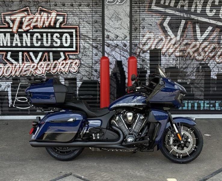 2025 Indian Motorcycle® Pursuit® Dark Horse® 112 w/PowerBand Audio Springfield Blue Vivid Crystal w