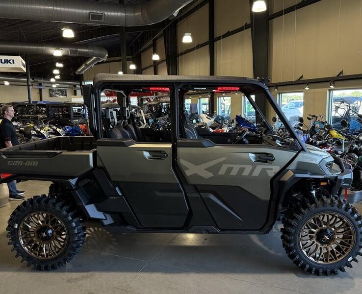 2026 Can-Am® Defender MAX X mr HD11 with half-doors