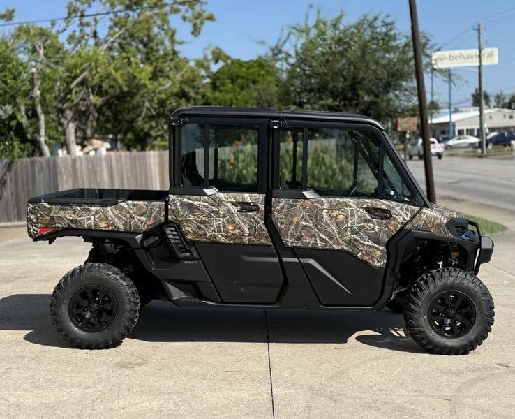 2026 Can-Am® Defender MAX XT CAB HD11 Dark Wildland Camo