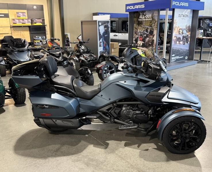 2025 Can-Am® Spyder F3 Limited Dark Wheels