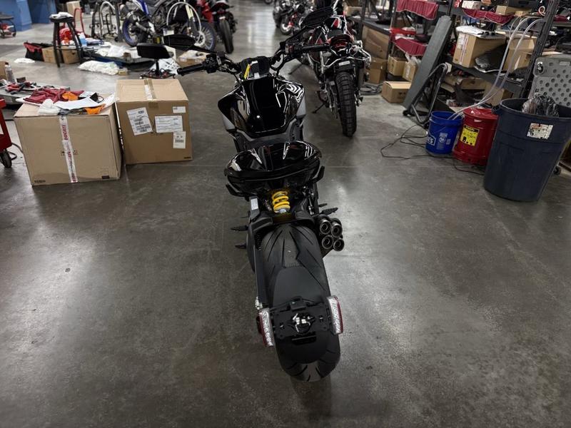 E8E27B08-66ED-4D1B-8BB0-C3B4CFD7F973