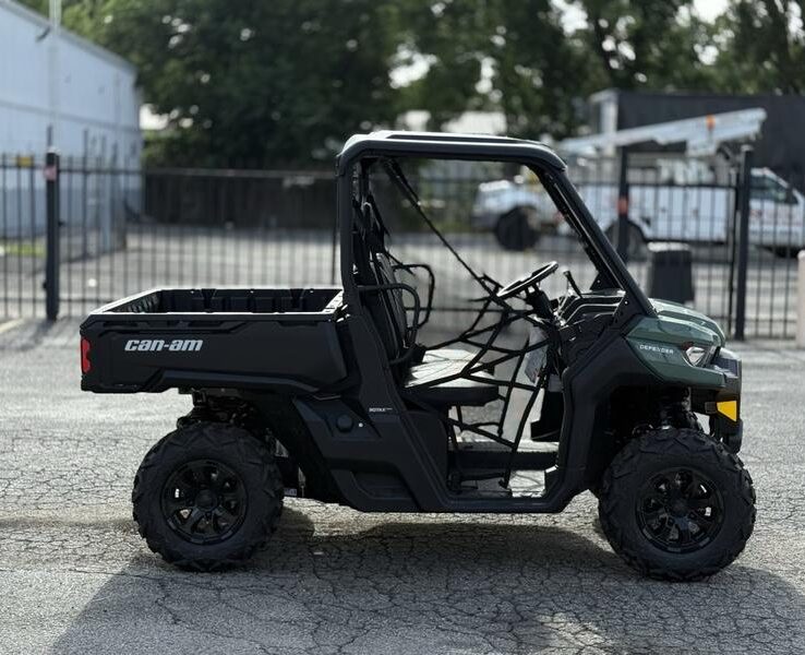 2025 Can-Am® Defender DPS HD7 Compass Green