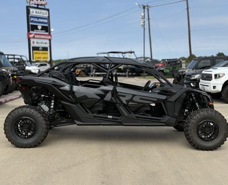 2026 Can-Am® Maverick X3 Max X RS Turbo RR Triple Black_7.6 in.